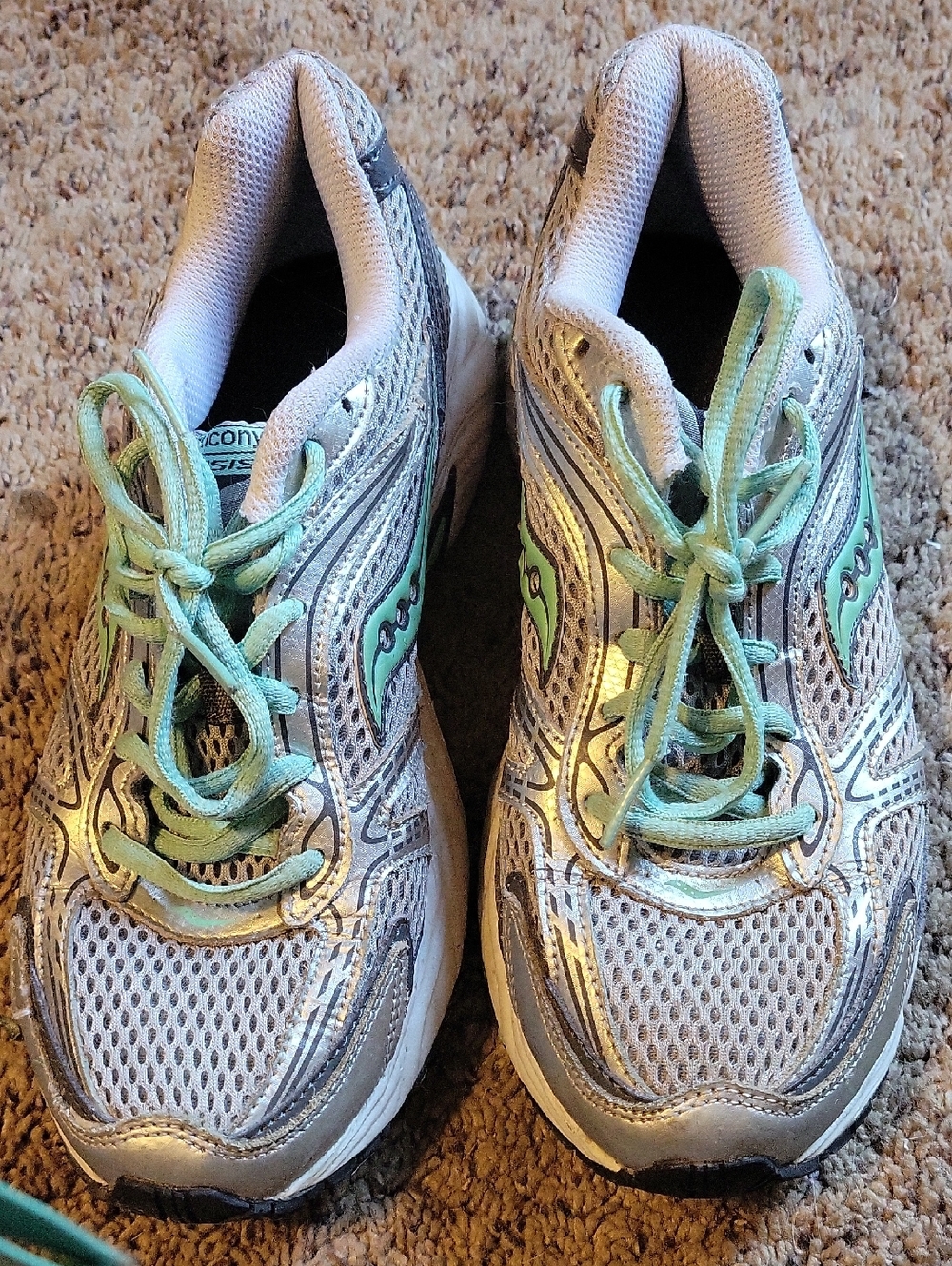 Saucony Silver and Mint Green Women's Running Sneakers. Size 8